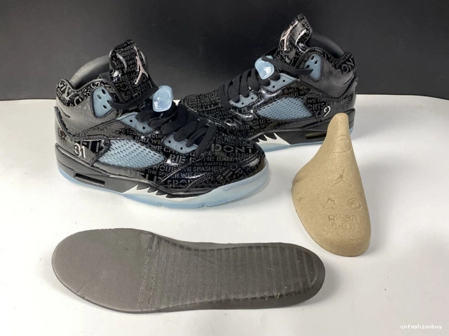 Doernbecher AIR 633068-010 Jordan Retro 5 0720